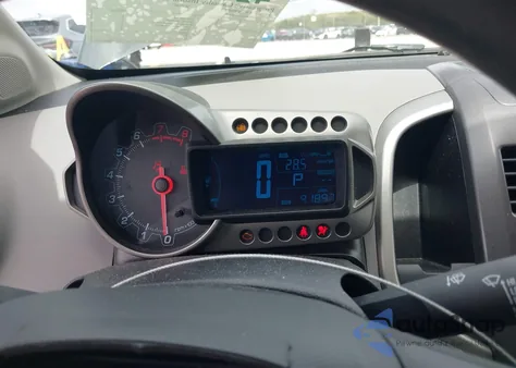 2015 Chevrolet Sonic Lt Auto z USA, uszkodzony, nr VIN 1G1JC5SH2F4207981